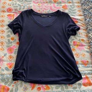 Athleta breezy vneck